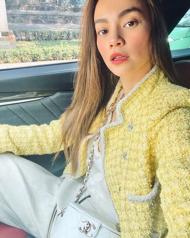 chuyen showbiz:khanh thi va chong tre hao hung cho nhau di sam hoa tet hinh 8