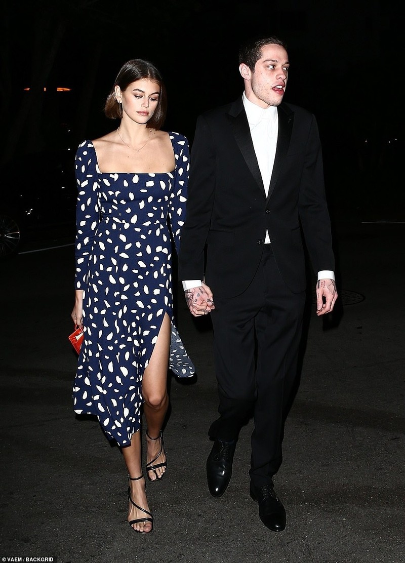 con gai cindy crawford hoa co dau ngot ngao sau khi chia tay ban trai hinh 8