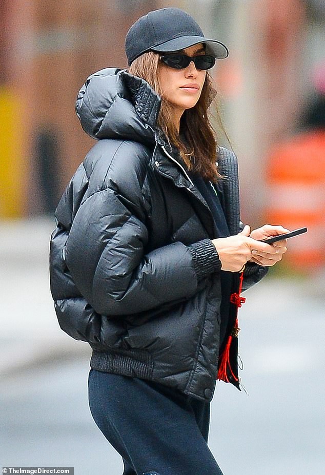 irina shayk xinh dep dua con gai di choi sau khi chup hinh voi tinh cu hinh 9
