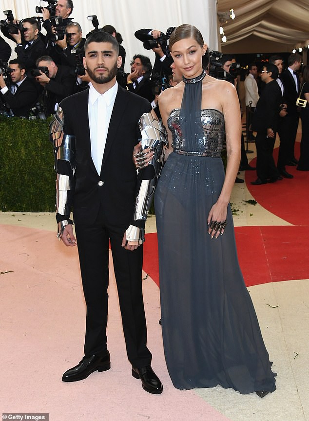 gigi hadid mac quan "rach" sanh dieu ra pho sau khi tai hop ban trai hinh 7