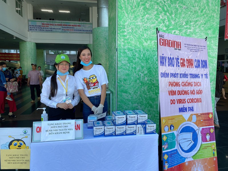 a hau kim duyen phat khau trang y te mien phi tai benh vien o can tho hinh 1