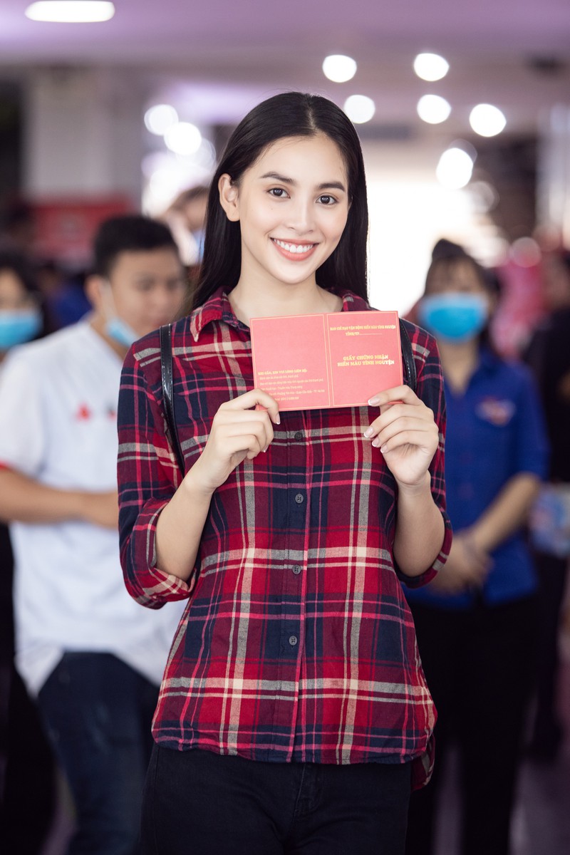 hoa hau tieu vy moc mac tham gia hien mau hinh 5
