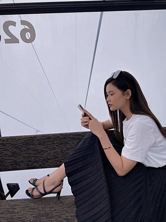chuyen showbiz: truong quynh anh phan ung khi chong cu muon tai hop hinh 1