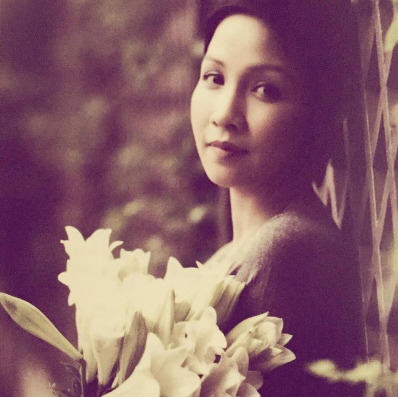 ngam my linh thuo 'toc ngan, mat bo cau rat hien' hinh 5