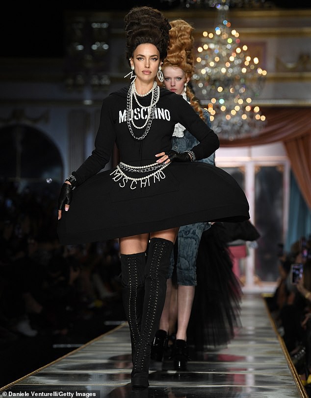 irina shayk mac set do den - trang sanh dieu dua con gai di choi hinh 6