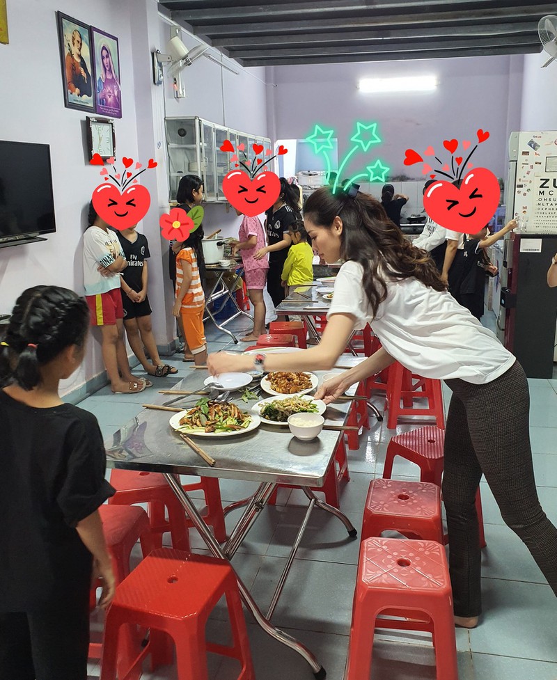 hoa hau khanh van dong hanh bao ve tre em bi xam hai o viet nam hinh 2