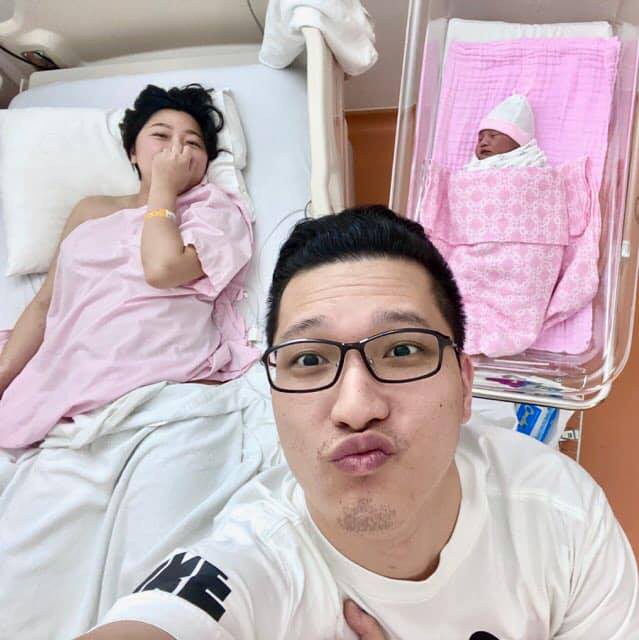 chuyen showbiz: hoai sa mac bikini do dang voi nguoi dep chuyen gioi hinh 4