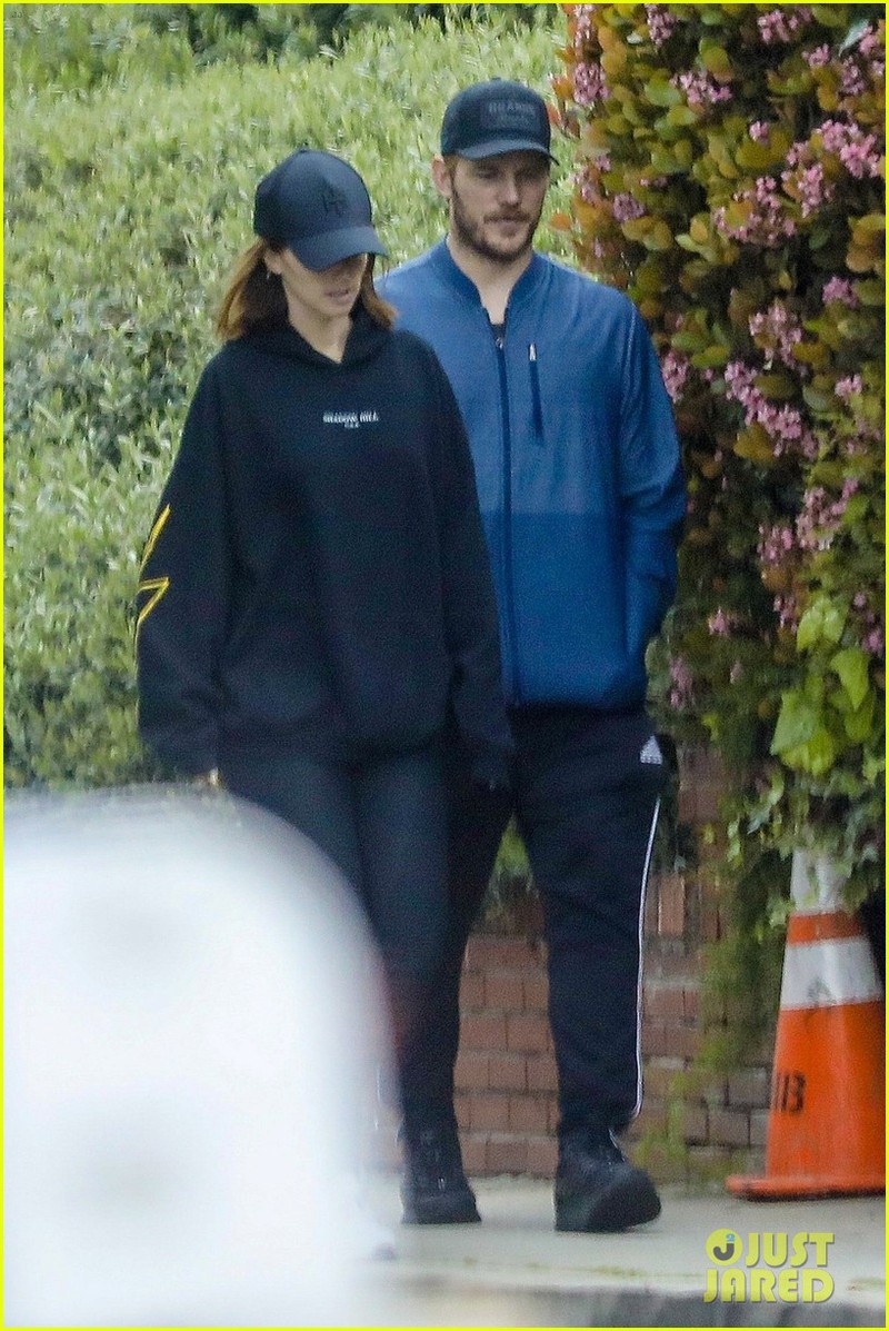 tai tu chris pratt va vo tre doi mu dong dieu di dao pho o my hinh 3