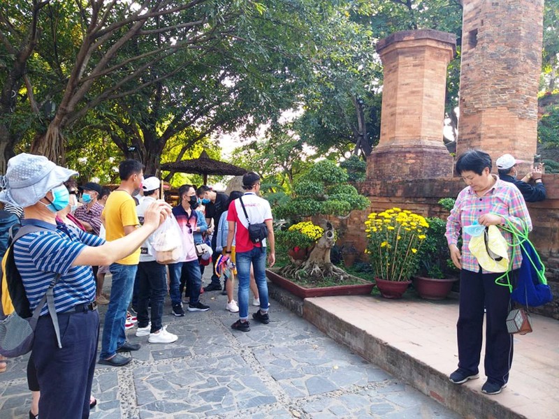 khanh hoa, quang binh tam ngung don khach du lich hinh 1