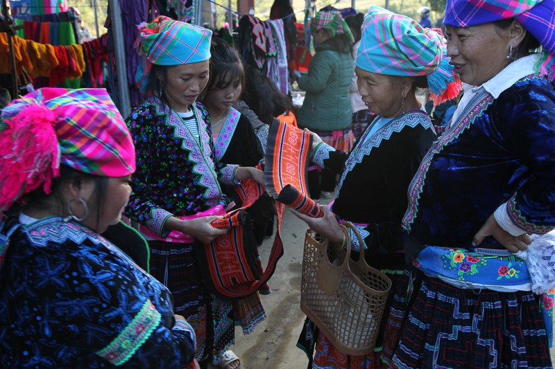 quyen ru cho phien san thang o lai chau hinh 4