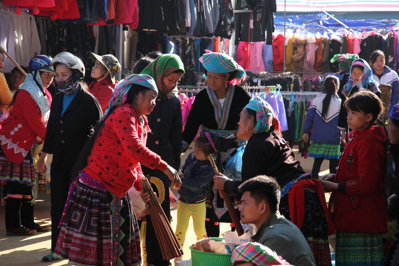 quyen ru cho phien san thang o lai chau hinh 12
