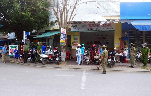 kiem tra hoat dong kinh doanh phong, chong dich benh covid-19 tai quang ngai hinh 1