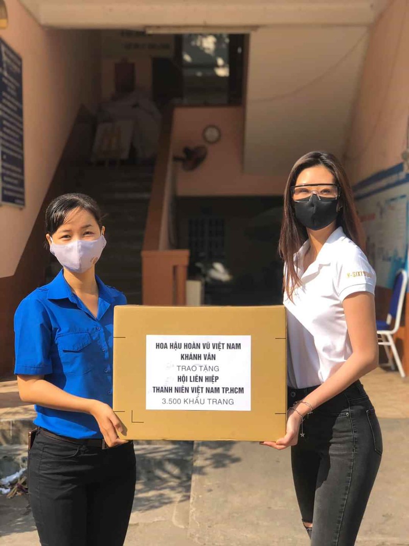 a hau kim duyen ung ho nguoi ban ve so 5 tan gao giua dich covid-19 hinh 10