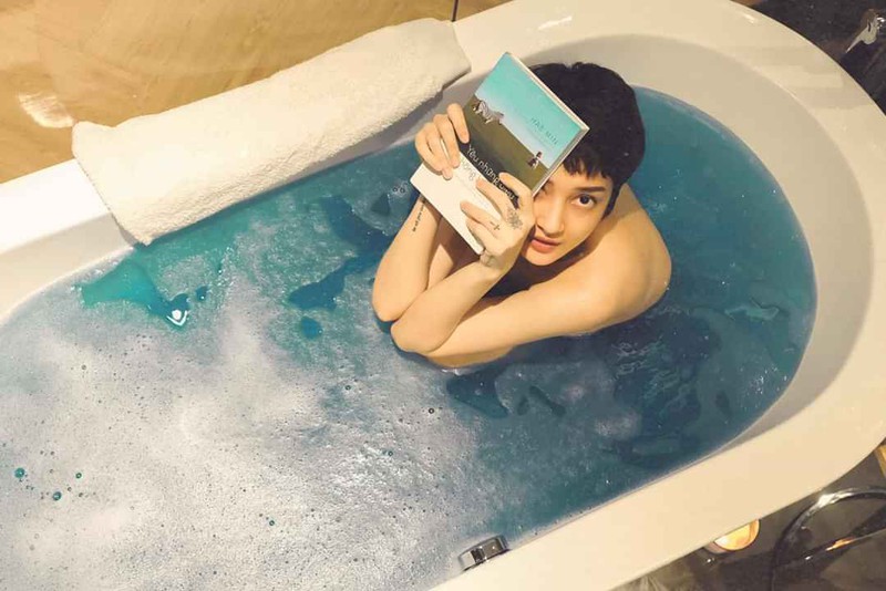 chuyen showbiz: he lo moi quan he that su giua dong nhi va me chong hinh 10