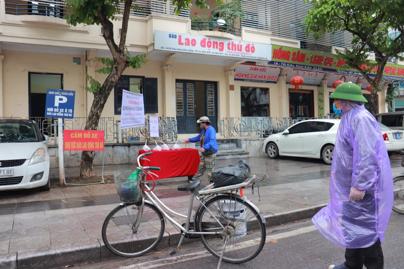 gao, my, trung... cho nguoi ngheo: am long nhung ngay chong covid-19 hinh 14