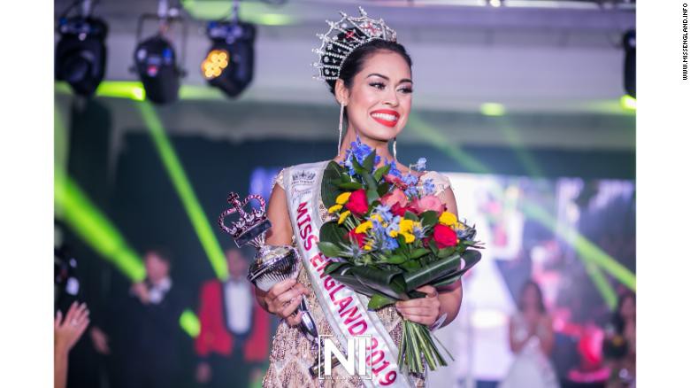 hoa hau anh tro ve que nha tham gia chong dich covid-19 hinh 2