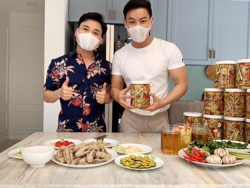 nghe si viet dong cua co so kinh doanh, ban hang onine vi dich covid-19 hinh 4