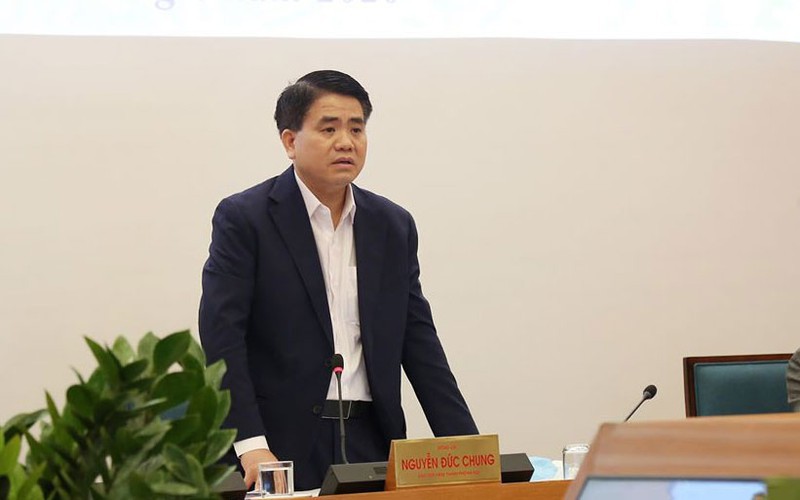 mot pho truong cong an phuong dong ngac an com cung voi benh nhan 243 hinh 1