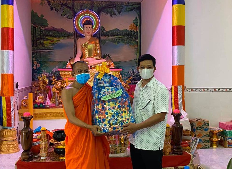 cac co so ton giao o kon tum, vinh long tuan thu viec gian cach xa hoi hinh 4