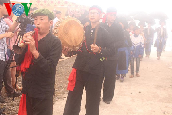 bo nhac cu truyen thong, bau vat cua nguoi dao khau o sin ho hinh 2