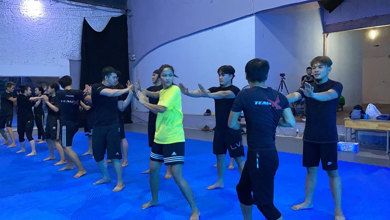 hoa hau h’hen nie trai long sau khi ban trai bi che "khong xung" hinh 3