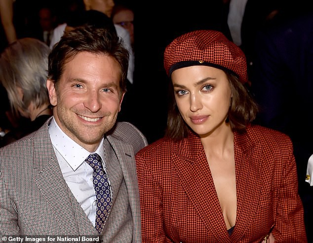 irina shayk dung khan che mieng kin dao khi ra pho giua dich covid-19 hinh 7