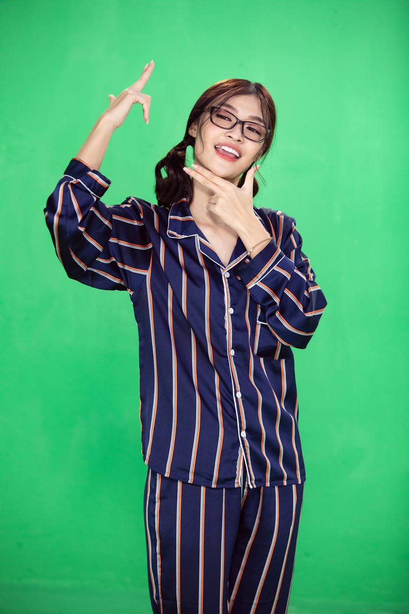 a hau kieu loan va sieu mau vo hoang yen "bat tay" chong dich covid-19 hinh 4