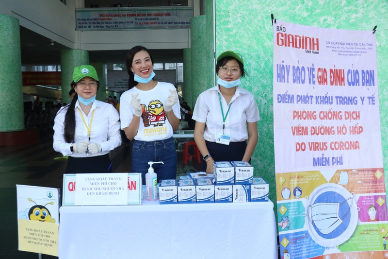 a hau kim duyen ung ho 1 tan gao cho nguoi khiem thi o tay ninh hinh 7