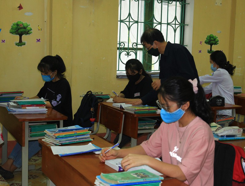 anh: hoc sinh yen bai hao hung tro lai lop hoc sau ky nghi dai hinh 9