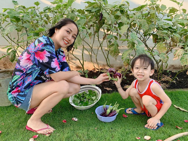 khoanh khac doi thuong gian di cua oc thanh van ben gia dinh hinh 1