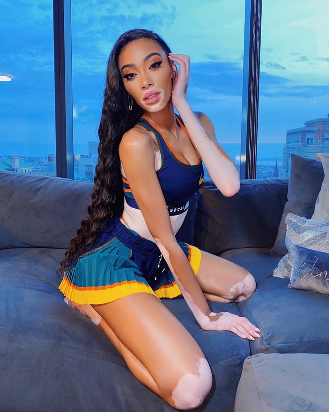 sieu mau bach bien winnie harlow catwalk voi bikini do ruc hinh 7