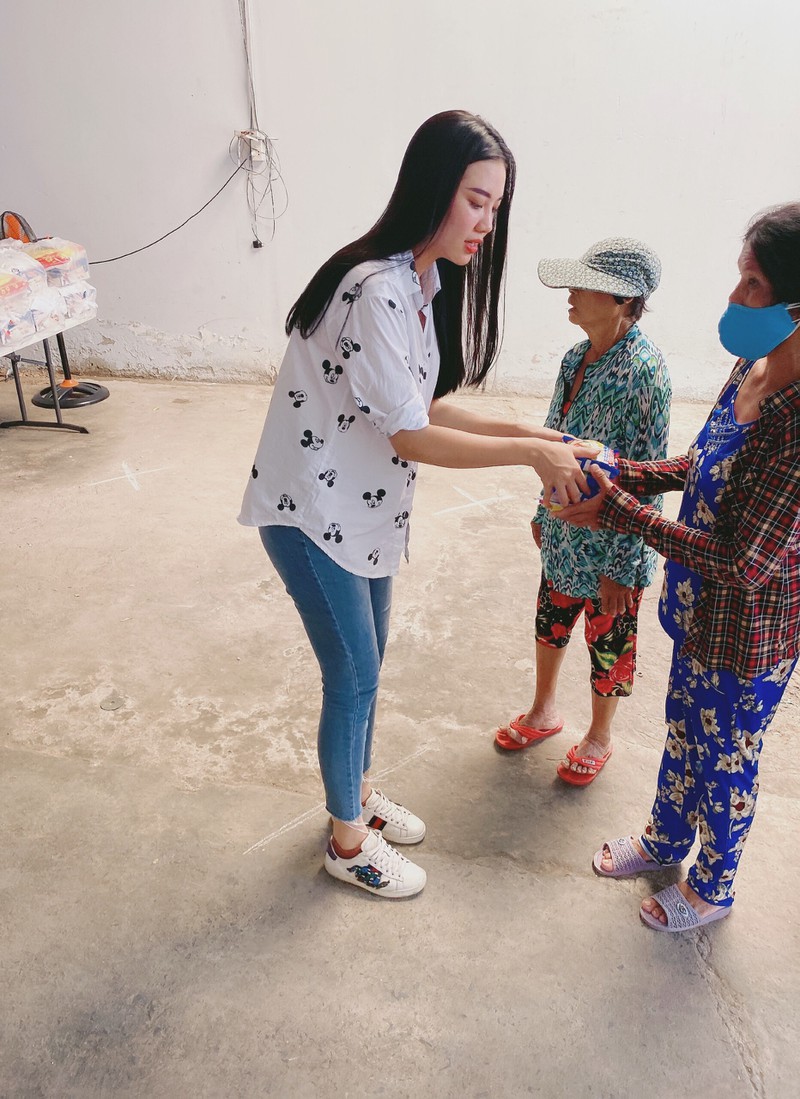 het lenh cach ly, a hau kim duyen tiep tuc cac hoat dong thien nguyen hinh 1