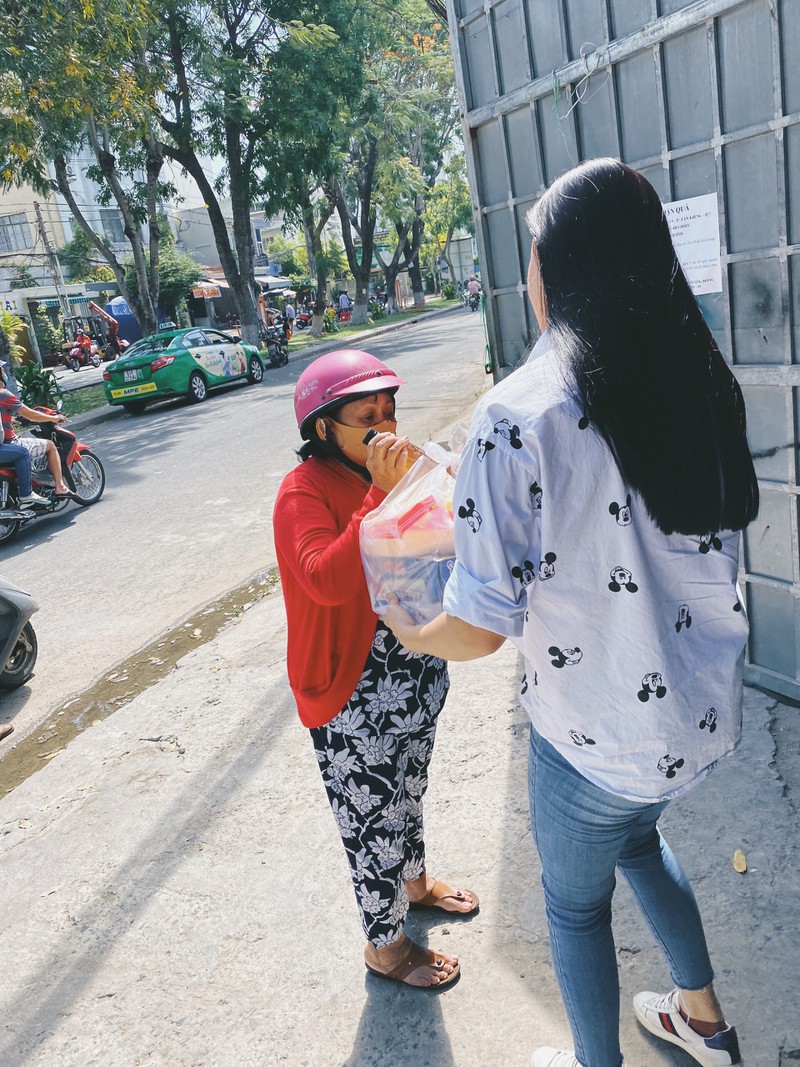 het lenh cach ly, a hau kim duyen tiep tuc cac hoat dong thien nguyen hinh 9