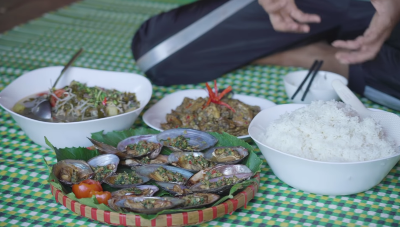 hoa hau h'hen nie loi song mo trai dip nghi le hinh 3