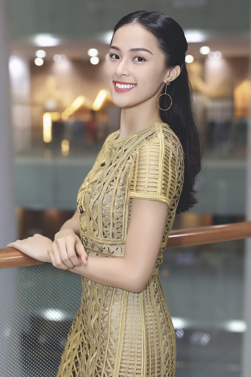 chuyen showbiz: vo hoang yen len tieng khi bi to quang cao kem tron hinh 6