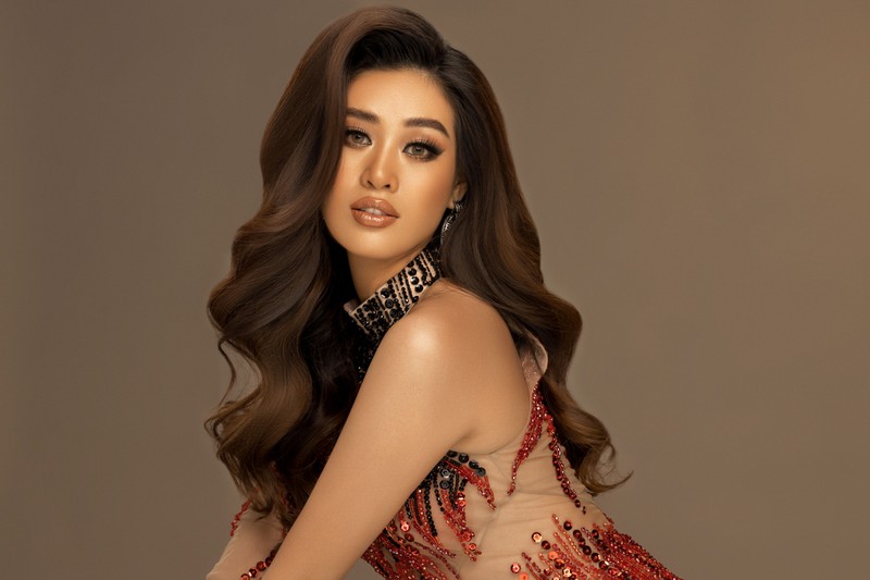 hoa hau khanh van khoe ve quyen ru trong bo anh beauty queen moi hinh 2