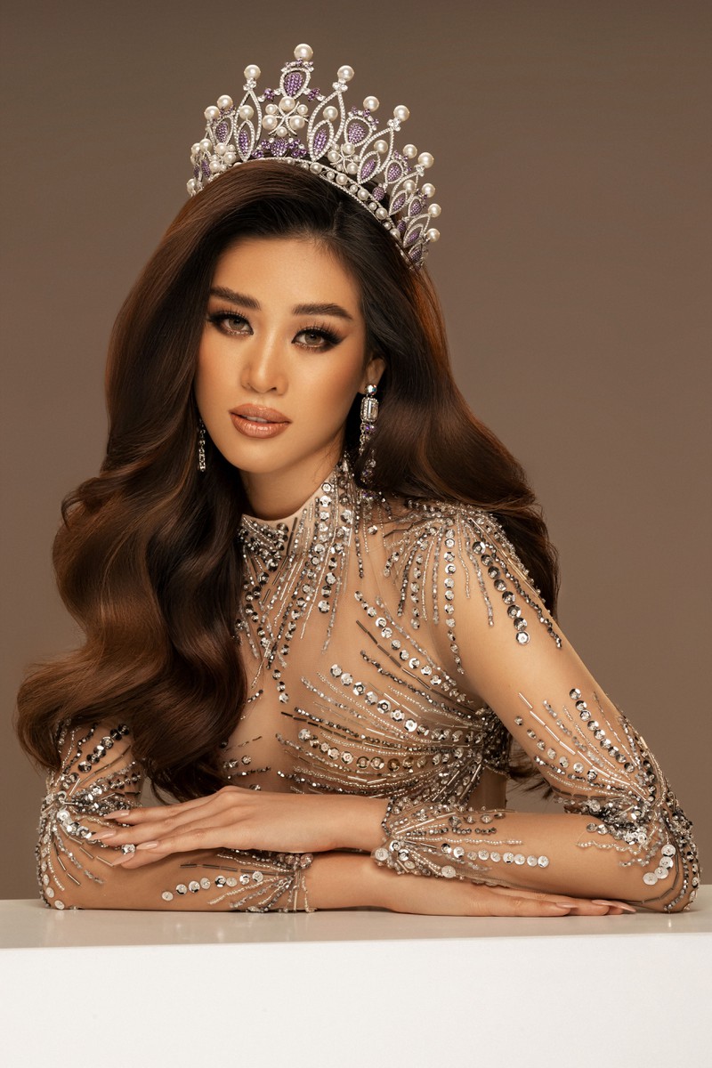 hoa hau khanh van khoe ve quyen ru trong bo anh beauty queen moi hinh 5