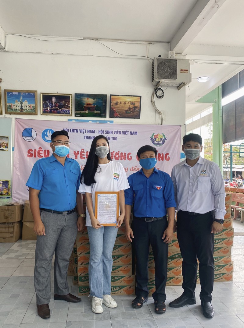 a hau kim duyen ve que tham gia "sieu thi yeu thuong 0 dong" hinh 9