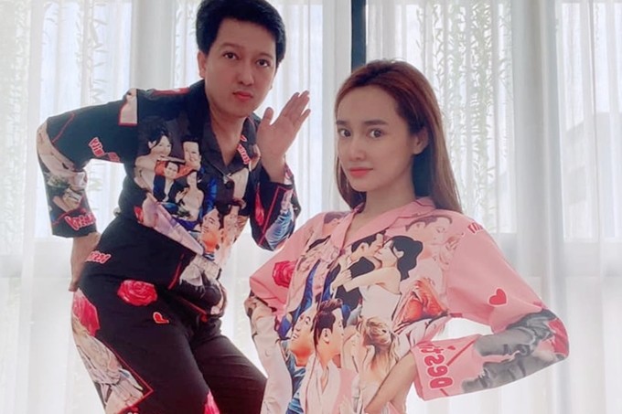 chuyen showbiz: vo chong nha phuong dien do ngu doi in hinh cuoi dang yeu hinh 1