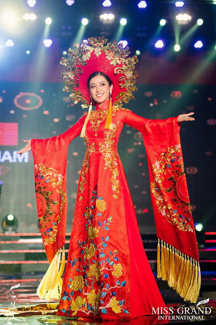 ao dai viet nam "toa sang" tren dau truong sac dep quoc te hinh 2