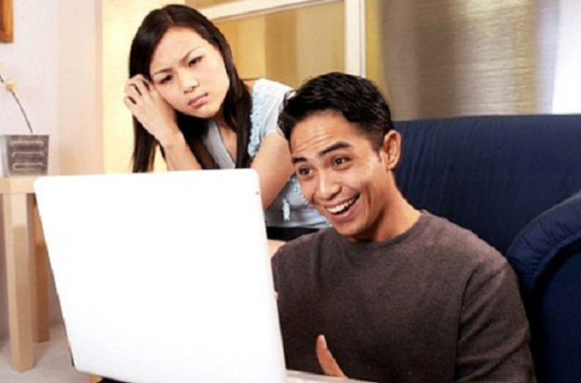 chong di lam ve la om may tinh thay vi om vo: 6 cach giup giai toa uc che hinh 1