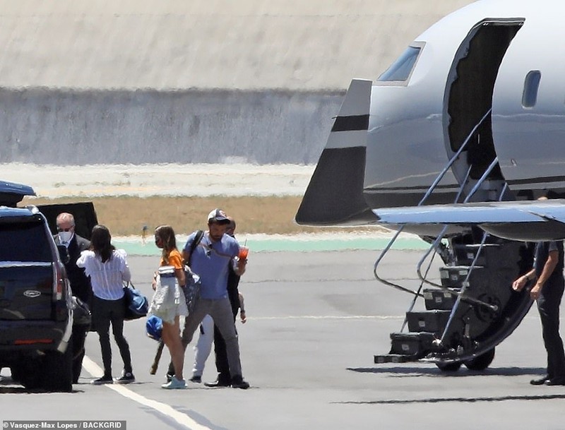 tai tu ben affleck thue phi co rieng dua tinh tre di du lich hinh 5