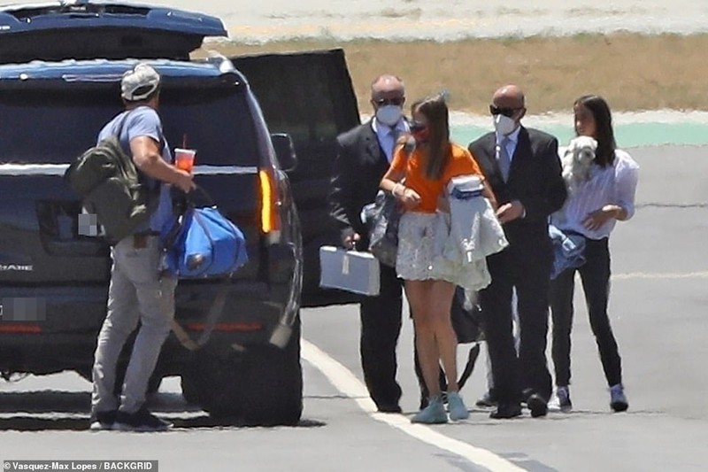 tai tu ben affleck thue phi co rieng dua tinh tre di du lich hinh 9