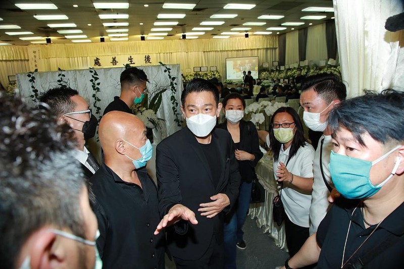 luu duc hoa cung dan sao tvb vieng vo huynh nhat hoa hinh 7
