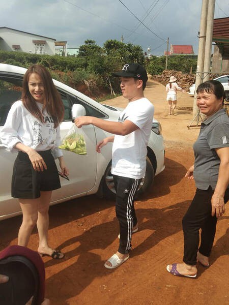 nha phuong gay sot voi nhan sac khi bi chup trom bang camera thuong hinh 2