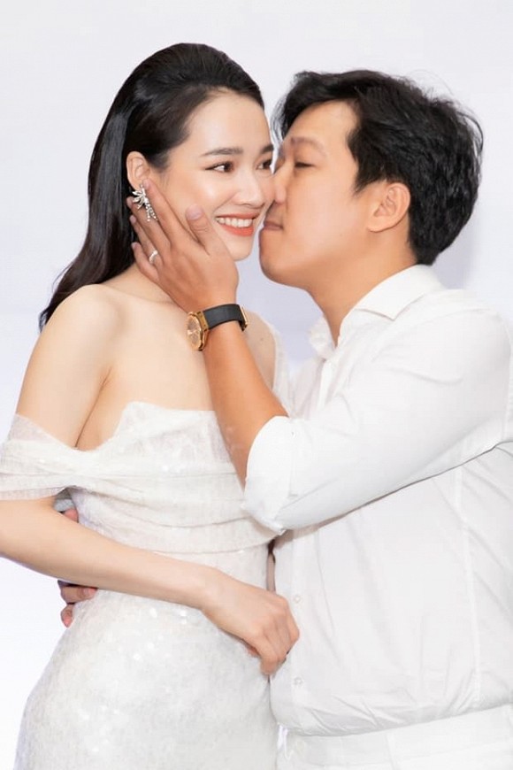 chuyen showbiz: truong giang tiet lo cach goi ninh chong cua nha phuong hinh 1