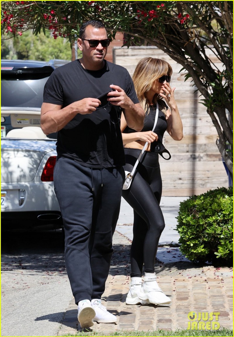 jennifer lopez va hon phu kem 6 tuoi vui ve tim thue biet thu ven bien hinh 1
