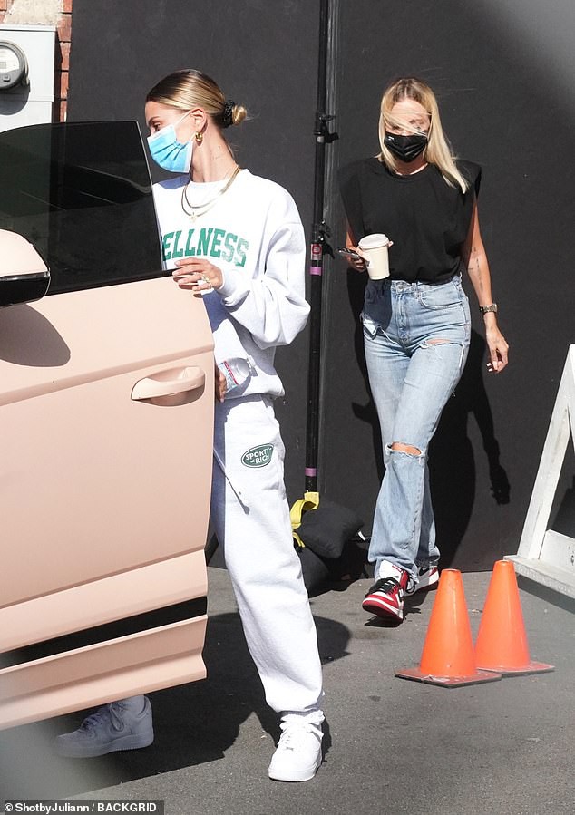 vo justin bieber mot minh ra pho o my sau ky nghi duong cung ban than hinh 4