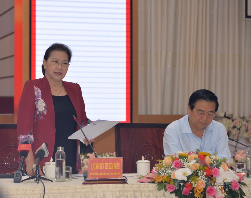 chu tich quoc hoi lam viec voi lanh dao tinh long an hinh 1