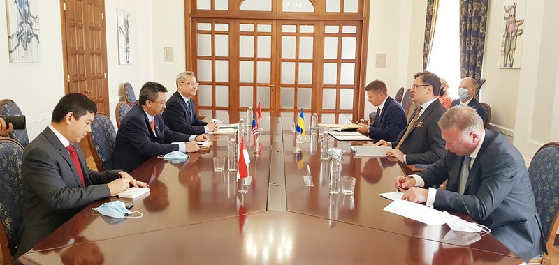 thuc day quan he asean - ukraine hinh 1